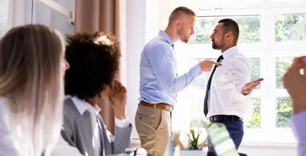 5 Tips Menangani Konflik di Tempat Kerja 5 Konflik di Tempat Kerja